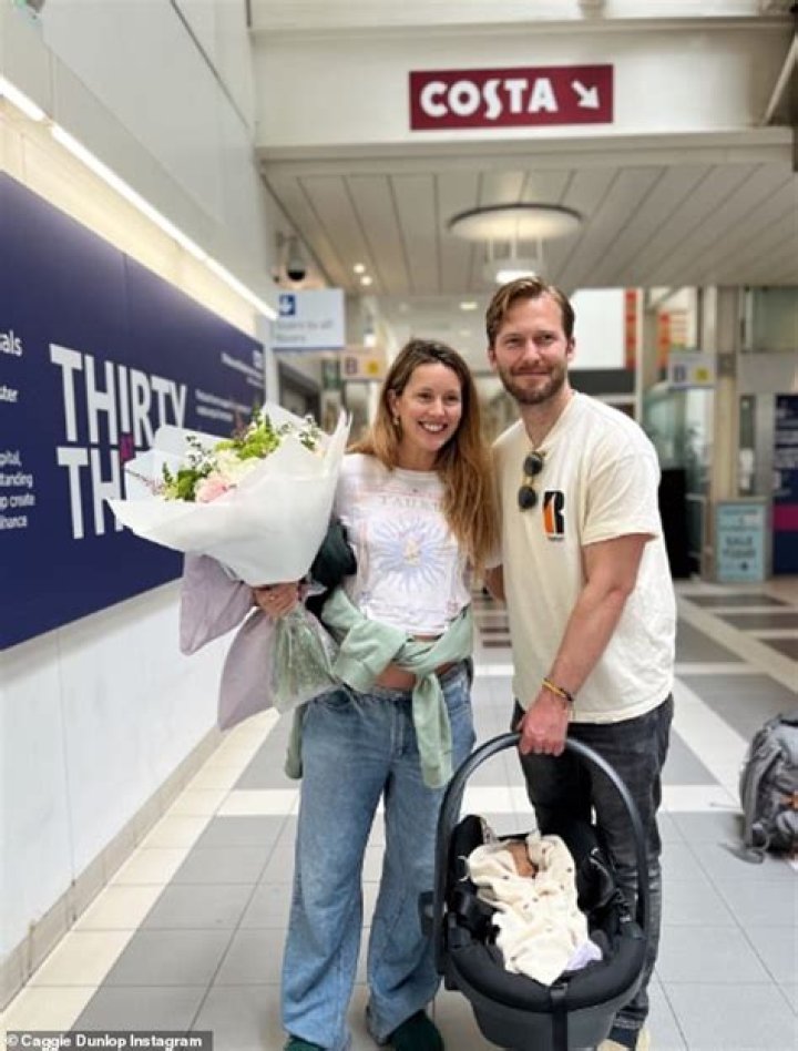 
Caggie Dunlop Parents Ross Dunlop And Sarah Rutherford Are From London 