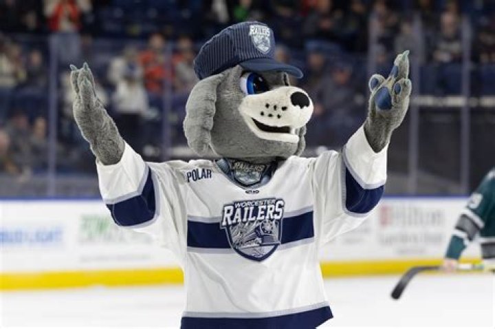 
Who Is Eric Lindquist And How DId He Die? Worcester Railers Hockey Club Host Death 