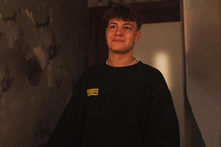 
Why Is Twitch Partner Clix aka Cody Conrod Banned? Reasons Behind It 